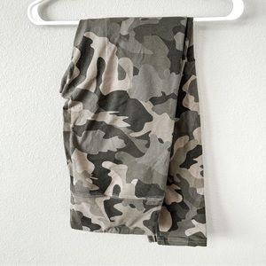 Wild Fable Green/Tan Camo Print Cotton Leggings Size Large